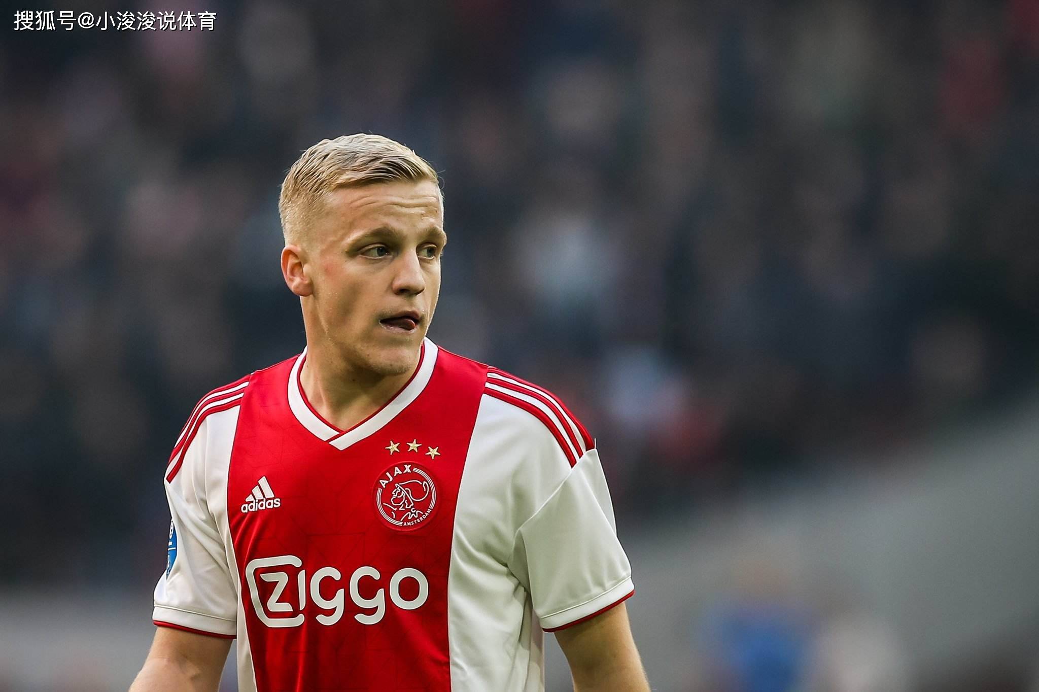 施加了巨大 施加了巨大