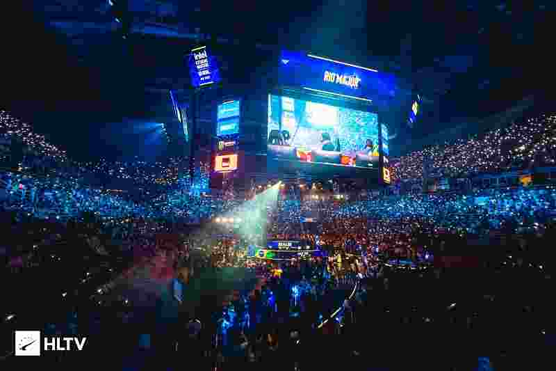 女单比赛中 女单比赛中