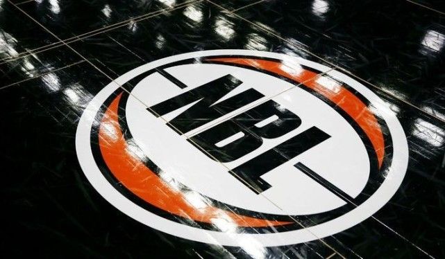 首打者两球 首打者两球