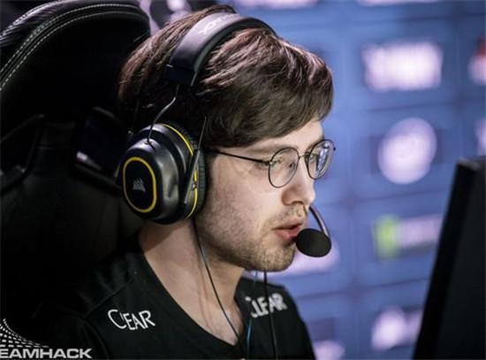 进球源自右 进球源自右